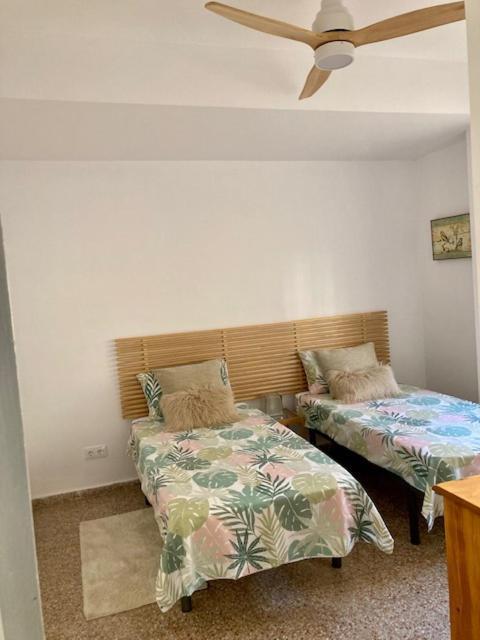 Piles Playa Beach Apartment מראה חיצוני תמונה